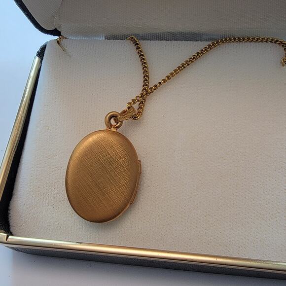 Vintage Gold Locket Black Hills Locket Pendant 14k - Picture 9 of 11